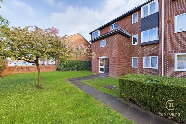 Thumbnail Flat for sale in Sheridan Court, Vickers Way, Hounslow, London