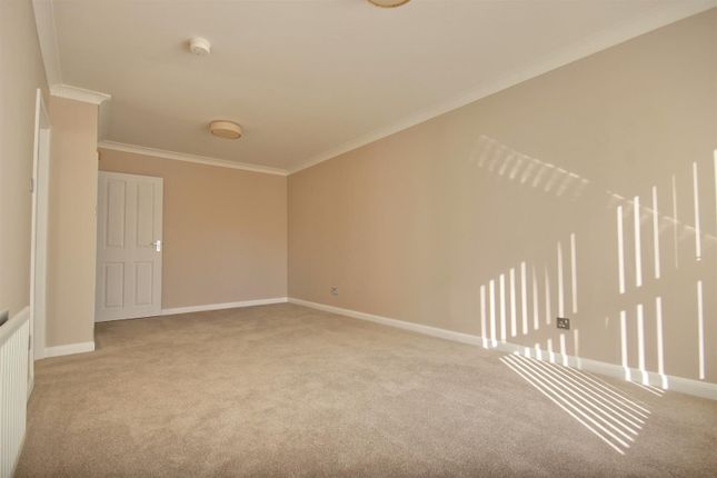 37, Marchant Close, Beverley photo 3