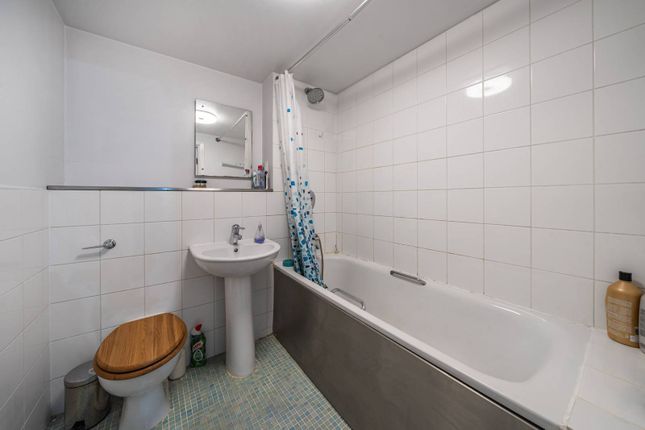 Flat for sale in Yabsley Street, Isle Of Dogs, London