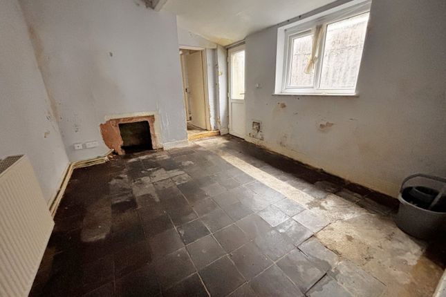 46, Water Street, Carmarthen photo 3
