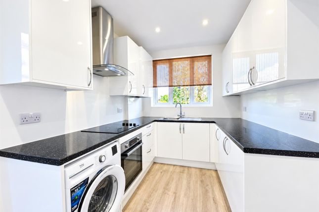 100, South Lodge Drive, London photo 2