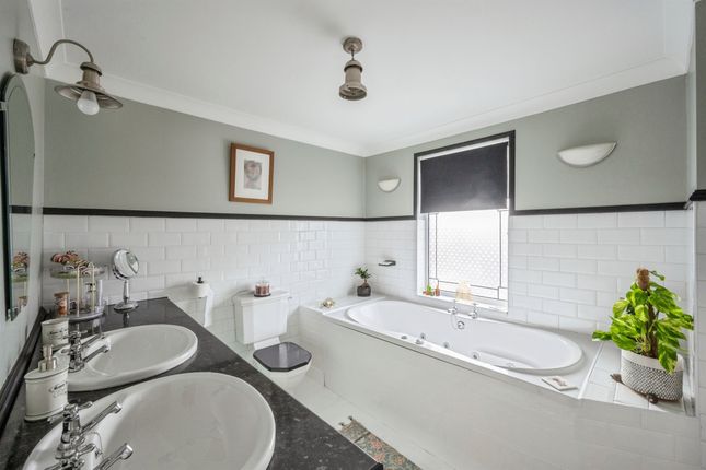 1, Royal Avenue, Doncaster photo 4