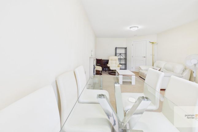 Lounge &amp; Dining