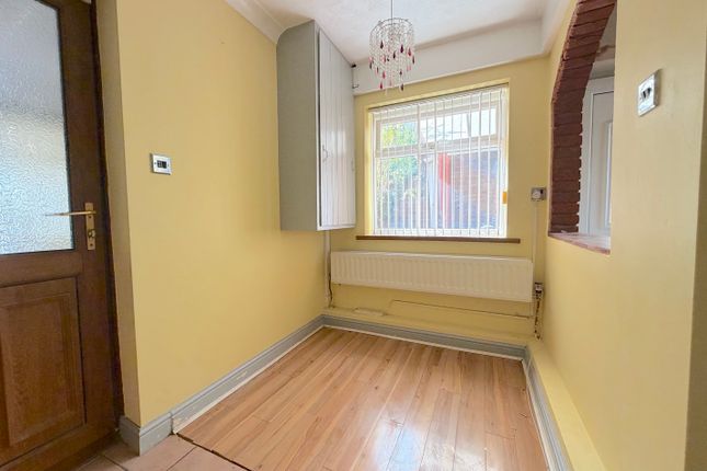 6, Friesland Drive, Wolverhampton photo 4
