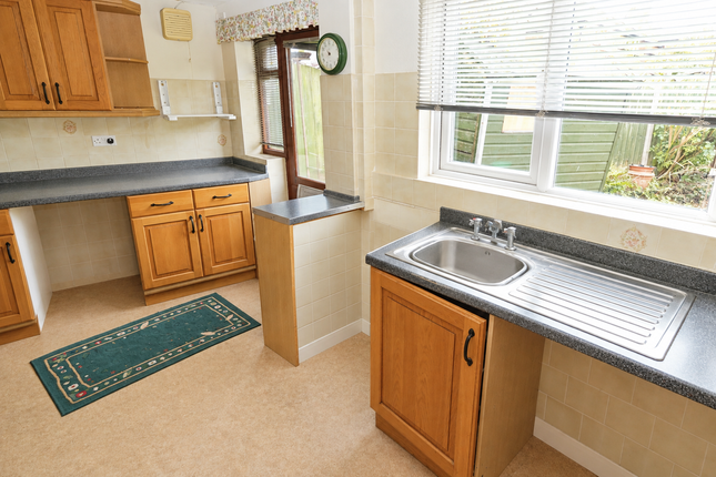 9, Parsonage Drive, Cofton Hackett photo 3