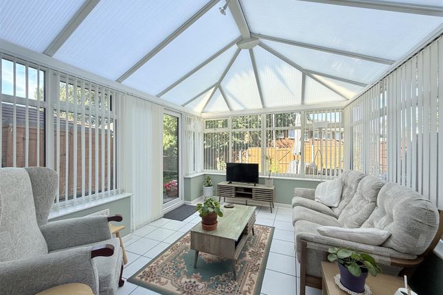6, Redmire Mews, Dukinfield photo 2