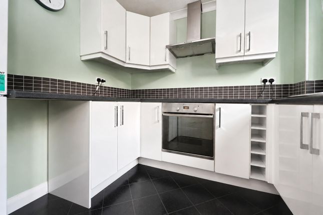 5 Furndown Court, Lincoln, Lincolnshire photo 4