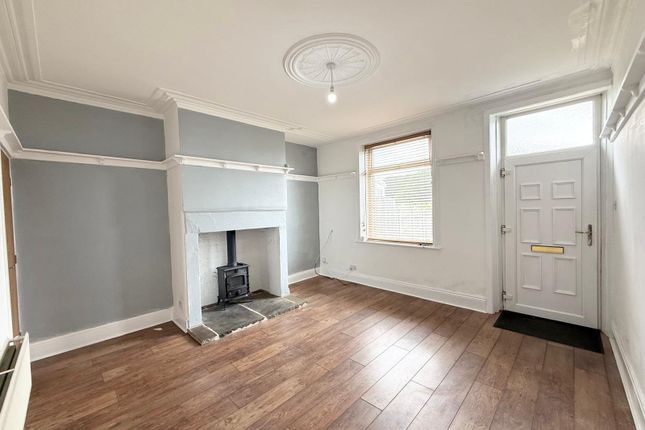 2, Springwood Cottages, Farsley photo 2