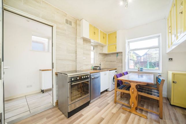 136, Old Oak Road, London photo 4