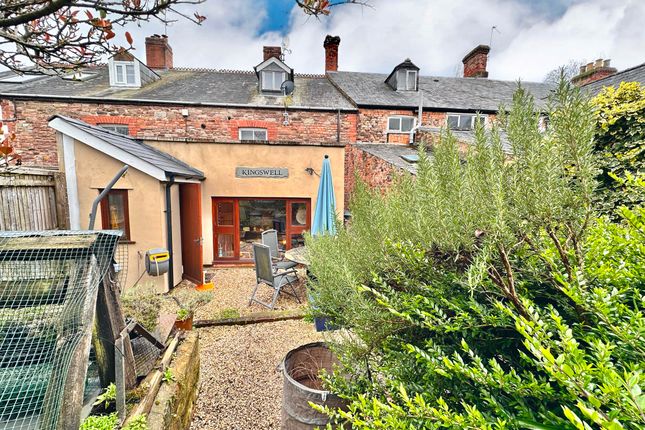 Terraced house for sale in High Street, Newnham