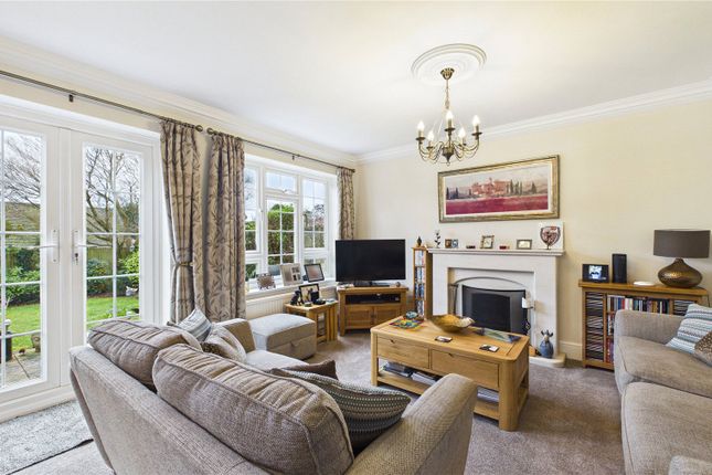 30, Cooper Road, Surrey photo 4