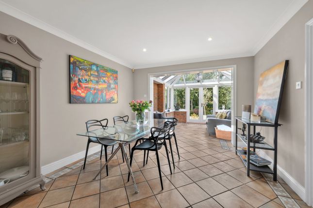 36, Oatlands Drive, WEYBRIDGE photo 4