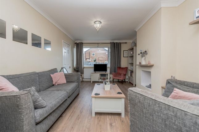 93, Somerdale Close, Leeds photo 2