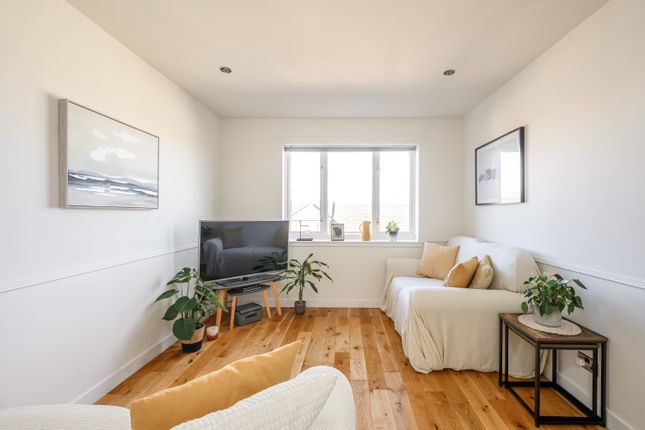 Thumbnail Flat for sale in 2/8 Hawthornden Place, Pilrig