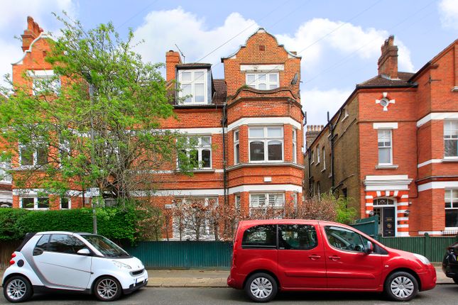 Flat for sale in Wexford Road, Wandsworth Common, London