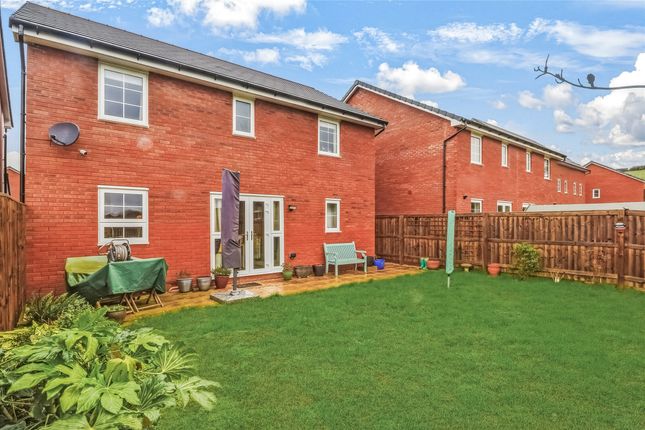 14, Laker Close, Taunton photo 3