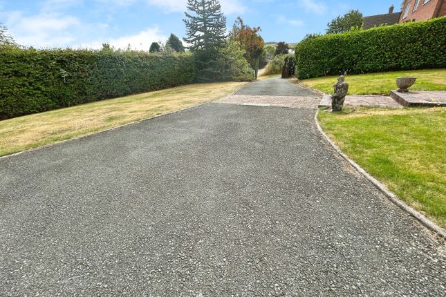 Modern Detached 4 Bedroom Property