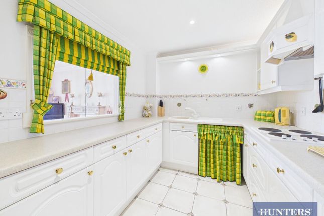 Flat 20, Deepdene, The Beach, Filey photo 3