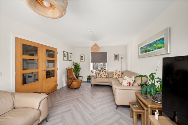 10 Macalpine Place, Dundee photo 4