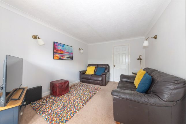 33, Whitton Way, Buckinghamshire photo 4