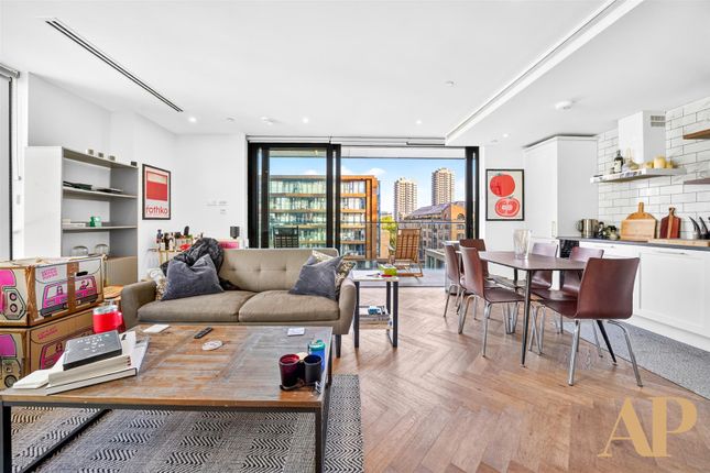 2-bed flat on Gauging Square, London, £4,000/mo