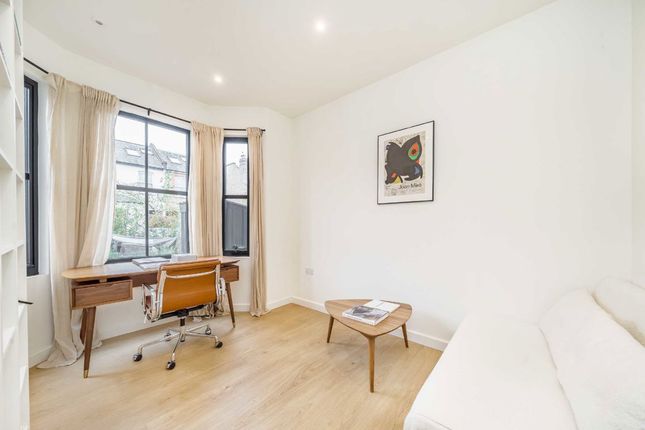 52, Arlington Road, Teddington photo 4