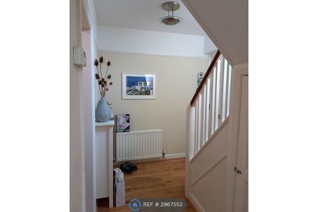 Cardinal Avenue, Kingston Upon Thames photo 5