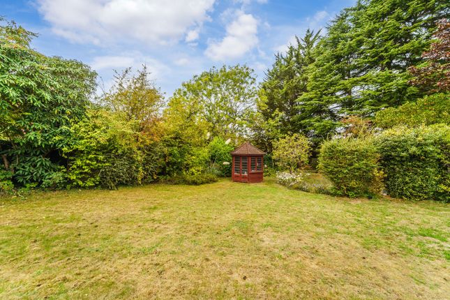 48 Longdown Lane North, Epsom photo 3