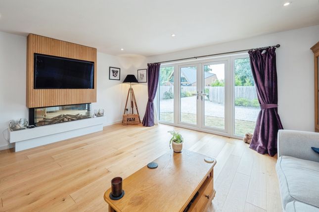 1, Barney Close, Beverley photo 3