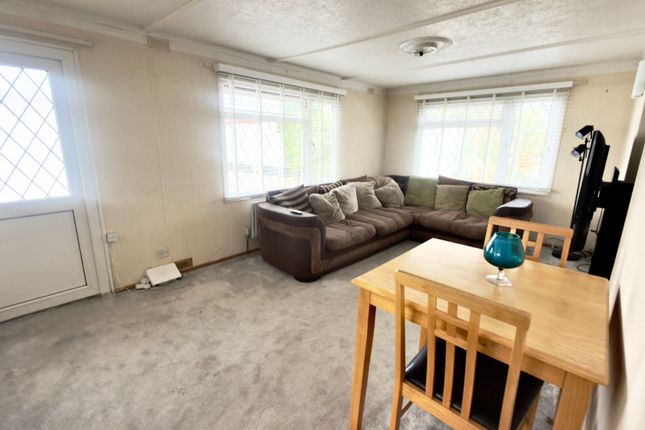 46, Hutton Park, Weston-super-Mare photo 2