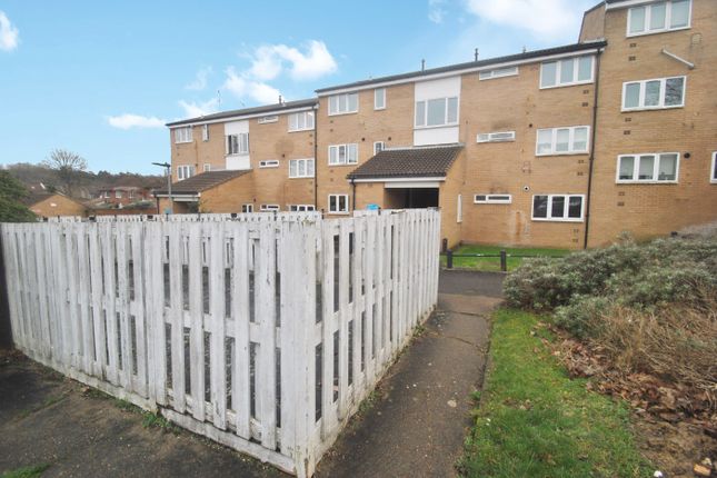 Flat to rent in Hillside Road, Shortlands, Bromley