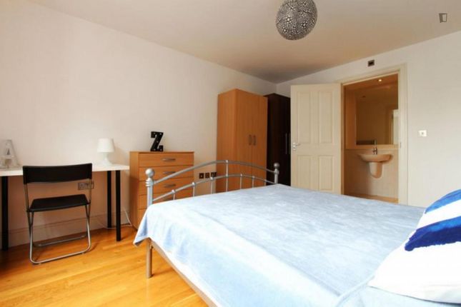 Thumbnail Room to rent in Copenhagen Place, London