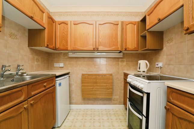 35 Homespring House,, Pittville Circus Road, Gloucestershire photo 3