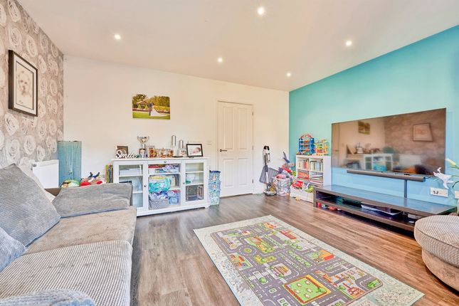 17, Oak Drive, Bishop's Stortford photo 3