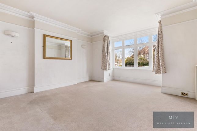 64, Blenheim Crescent, South Croydon photo 2