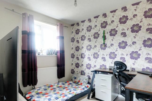 Shared accommodation to rent in Coltsfoot Green, Luton