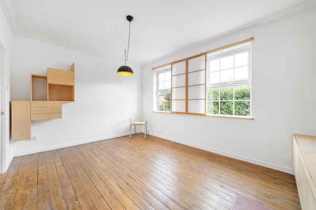 Flat for sale in St. Gothard Road, West Norwood