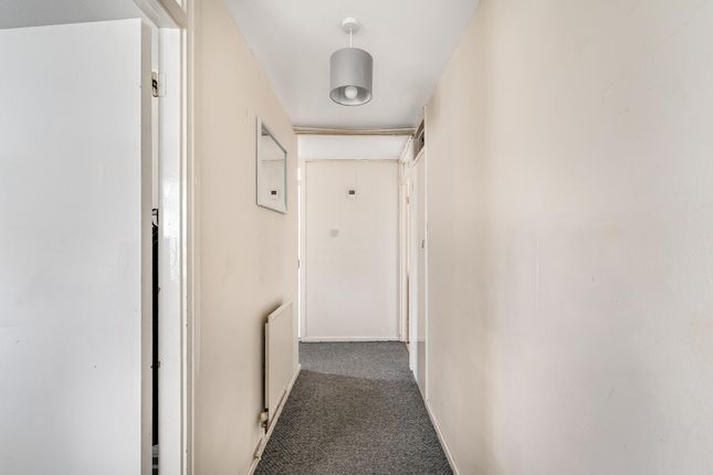 45, Barrowfield Close, London photo 3