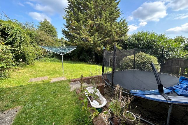 6, Beck Gardens, Surrey photo 4