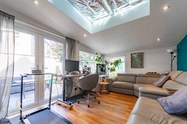 221, Sycamore Avenue, Burnley photo 4