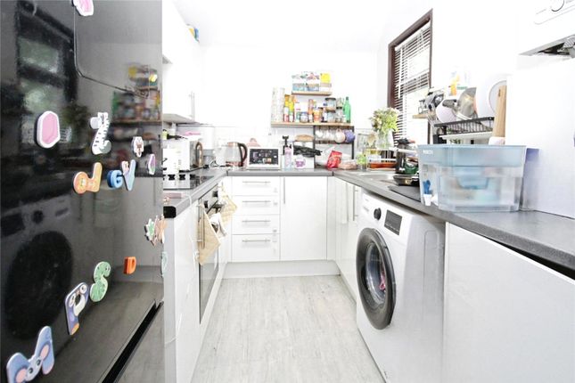 59, Broomfields Place, Basildon photo 3