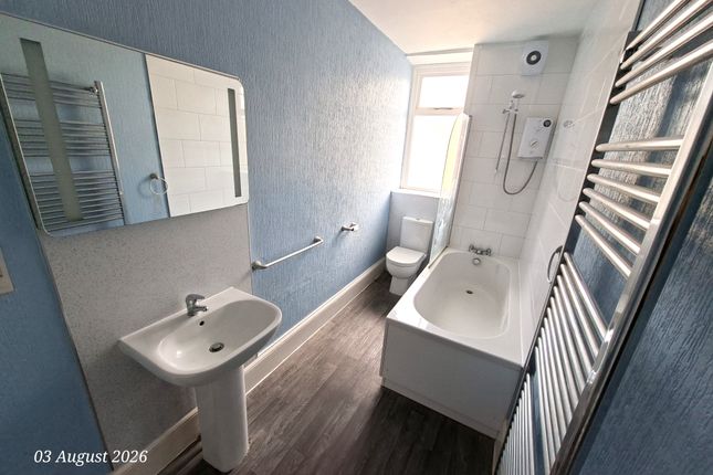 Barcroft Grove, Yeadon photo 3