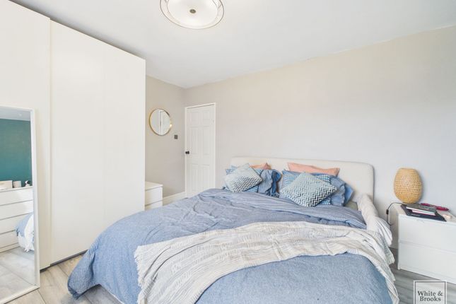 7 Hughes Close, Bognor Regis photo 4