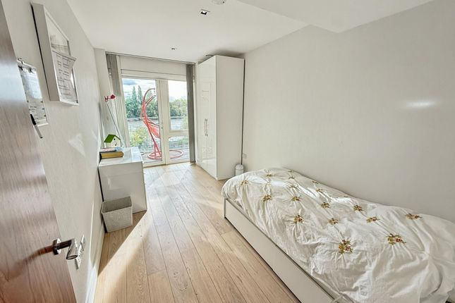 Apartment 28, Rothschild House, Brentford photo 4