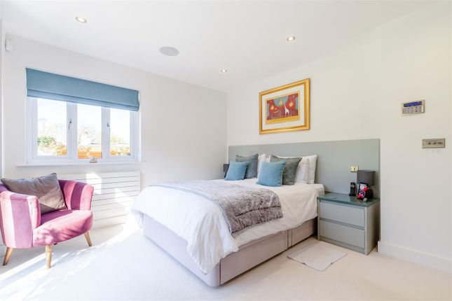8642125-Interior14.Jpg