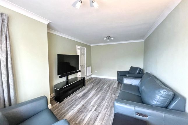 14, Burghley Gardens, Morpeth photo 4