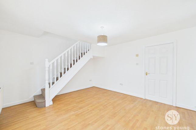 14 Laneshaw Close, Darwen photo 2
