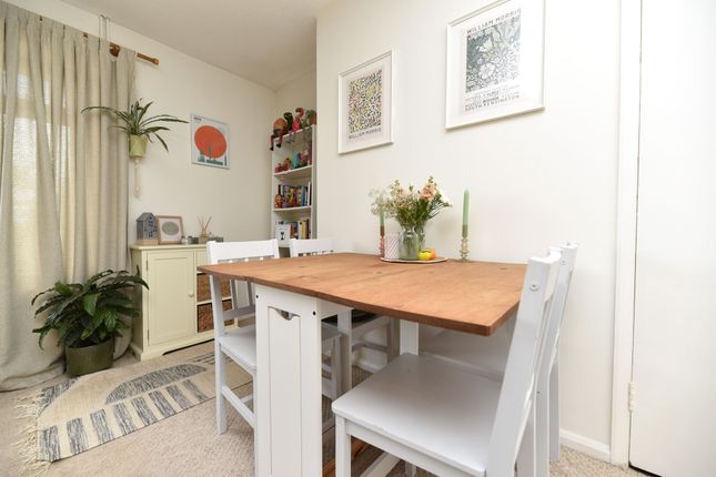 12 Chequers Close, Huntingdon photo 4