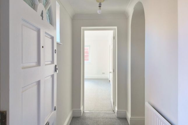 Flat 4, 86, Stanwell Road, Penarth photo 3