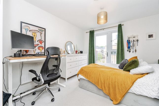28, Newland Gate, Lilys Walk, HIGH WYCOMBE photo 4